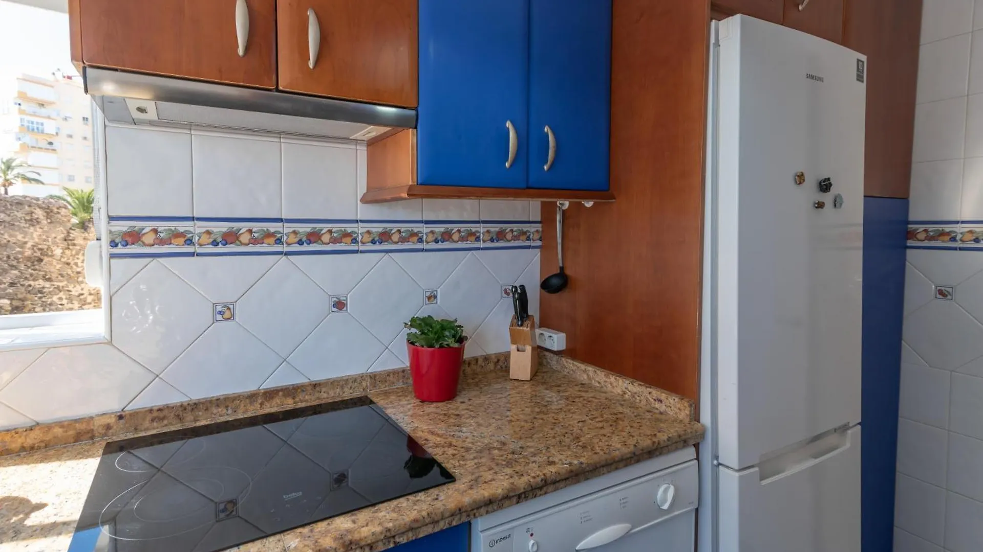 Apartamento Familiar, Terraza Con Vistas Al Mar, Piscina, Pistas De Tenis, Wifi Y En Primera Linea De Playa Альгарробо-Коста 0*,